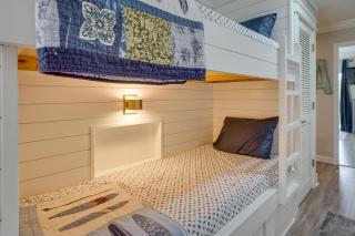 Charming PCB Condo with Balcony Walk to Beach! - Panama City Beach - 1
