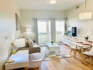 Walking Distance from Universal One Bedroom Resort - 0