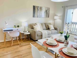 Walking Distance from Universal One Bedroom Resort - 3