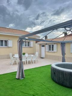 Nell&And&Jess HOME - 4