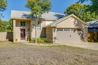Pet-Friendly San Antonio Retreat with Private Yard! - San Antonio - 8
