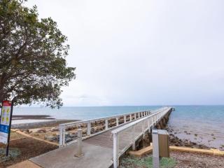 Seaside Modern and Luxurious Mansion with Pool - Wellington Point - 4