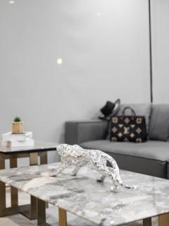 Conveniently Located Luxury 4BR Townhouse - Brisbane - 4