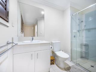 Charming 4BR House and Cozy Garden - 1