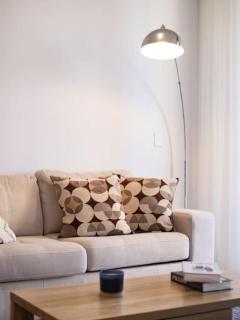 Comfortable 1BR Apt with pool and carpark - 5