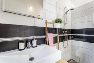Sun-splashed Retreat in the Heart of a Vibrant Quarter - Budapest - 1