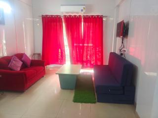 900 sqft Spacious 1 BHK Wi-Fi LPG Gas Pool Gym - 3