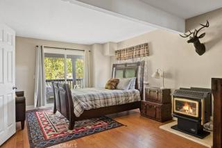 Charming Getaway Cabin - 8