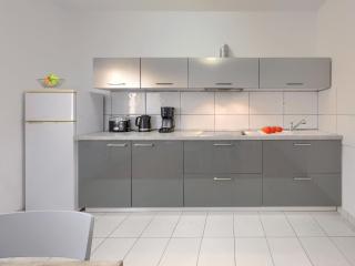 Apartment Nika-7 by Interhome - 4
