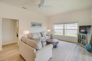 Community Pool & Tennis Court: Gem in The Villages - 1