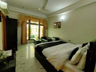 Swat Hilton Hotel by Khan Familia Travels - 1