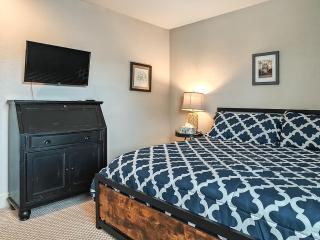 Quiet Plaza Two bedroom 2 Bathroom - Kansas City - 1