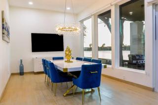 Lake Home: Relax and Unwind in Mission Hidden Gem - 3