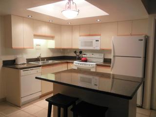 Maui Banyan Q104 - MCH - 2