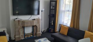 Bright 2-Bed Flat Stadium & Hospital Nearby - Edmonton - 6