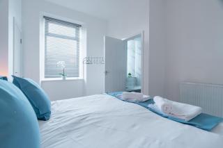 Dyke Apartment - 1