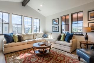 Newly built 3-bedroom + den, 3.5 bath, 2 car garage in Snowcreek Vll (Creekhouse) sleeps up to 8 - 9