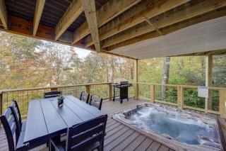 Beech Mountain Cabin with Hot Tub 1 Mi to Slopes! - Beech Mountain - 9