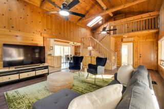 Waterfront Mariposa Vacation Rental with Hot Tub - Mariposa - 5