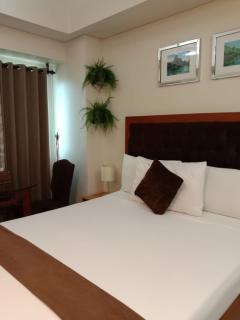 Studio unit at The Beacon Makati near Greenbelt - 1