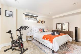 Beautiful House 9 Beds King Bed 3 Baths Family Friendly - 3