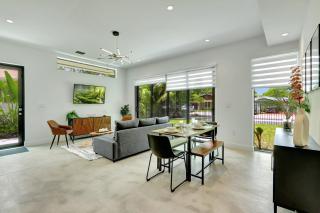 Modern Design and Brand New Furniture - Miami - 0