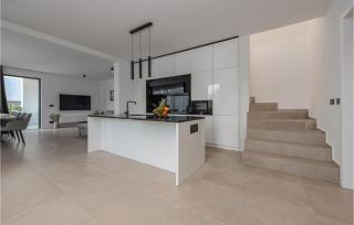 Gorgeous Home In Preko - 3