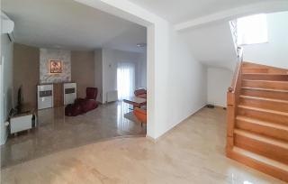 4 Bedroom Awesome Home In Vodnjan - 2