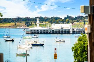 Waterfront Home by Short & Long Stays - Geelong - 9