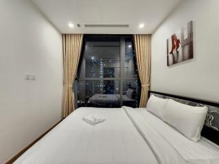 Q's home Vinhomes Skylake - 1