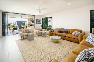 Moffat Beach Modern Oasis with Pool - 8
