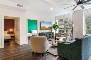 Gorgeous 4BR Luxury Condo Steps to French Quarter - New Orleans - 4
