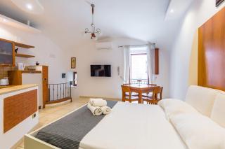 Tolentino Studio Flat by Napoliapartments - 3
