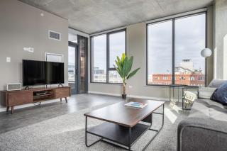 W Loop 2BR w Gym Pool nr Fulton Mkt CHI-254 - Chicago - 0