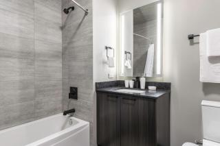 W Loop 2BR w Gym Pool nr Fulton Mkt CHI-254 - Chicago - 2