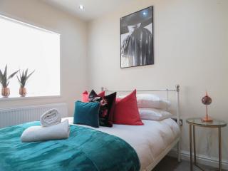 Tudors eSuites Four Bedroom House - Birmingham - 1