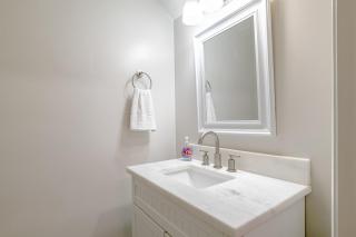 Newly Renovated Downtown Apartment in the Historic District, Quiet Street! - Mobile - 4