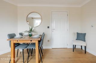 StarHost Residences - Smart 2 Bedroom Apartment in Newbury - Newbury - 6
