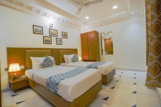 Royal Rafahiya - A Rooftop Lake View Hotel near lake Pichola - Udaipur - 4