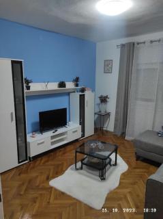 Nina - Zagreb - 0