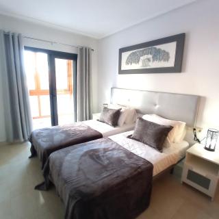 2-Bed Sleeps 4 with Pool Access - Alicante - 1