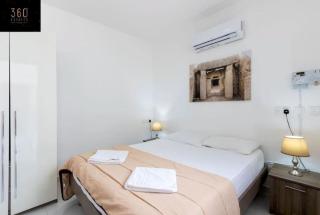 Central & Spacious Penthouse w/ 1BR + City View by 360 Estates - Msida - 7