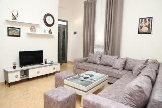 Dogra Apartment In City Centre - Berat - 8