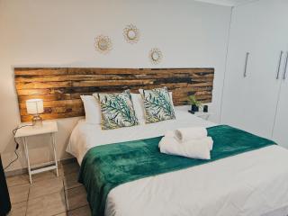 Sea Breeze Manor - Green Unit - East London - 7