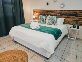 Sea Breeze Manor - Green Unit - East London - 8