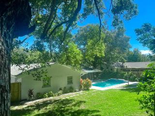 4 Bedroom Clearwater Vacation Home with Amazing Backyard - Clearwater - 0