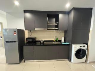 Encorp Marina, 2 Bedroom with bathtub, 6 pax, 5mins to LEGOLAND - Nusajaya - 1