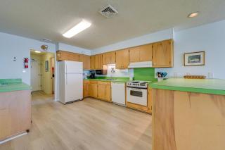 Ocean-View Condo Walk to Windy Hill Beach! - Myrtle Beach - 1