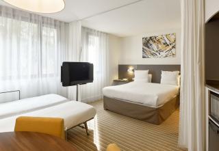B&B HOTEL Rueil-Malmaison Gare - Rueil-Malmaison - 2