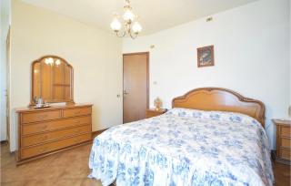 2 Bedroom Nice Home In Viareggio - Viareggio - 8